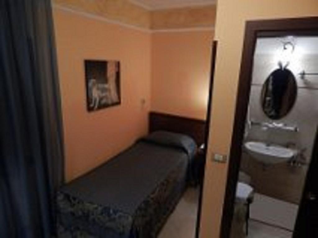 צ'יאמפינו B&B Degli Amici חדר תמונה