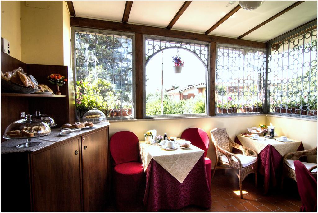 צ'יאמפינו B&B Degli Amici מראה חיצוני תמונה