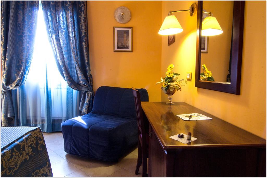 צ'יאמפינו B&B Degli Amici מראה חיצוני תמונה