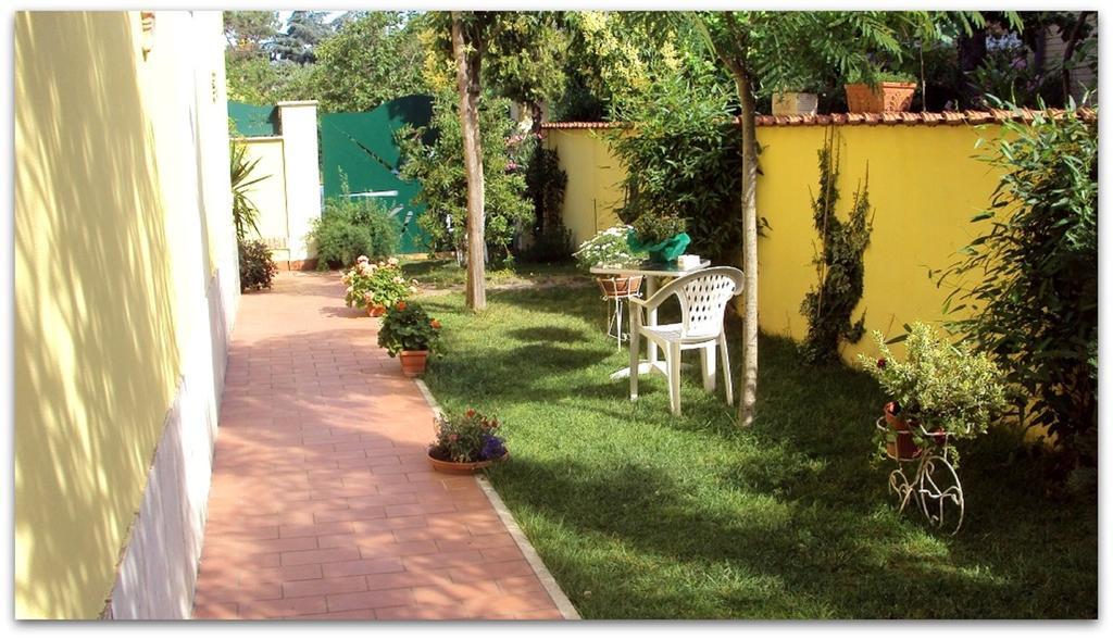 צ'יאמפינו B&B Degli Amici מראה חיצוני תמונה
